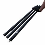 Zwarte aluminium prikstok in drie delen met schroefverbinding, lichtgewicht en stevig voor gebruik bij magneetvissen.