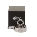 Dubbelzijdige neodymium vismagneet met ronde vorm en twee oogbouten, ideaal voor magneetvissen in wateren.